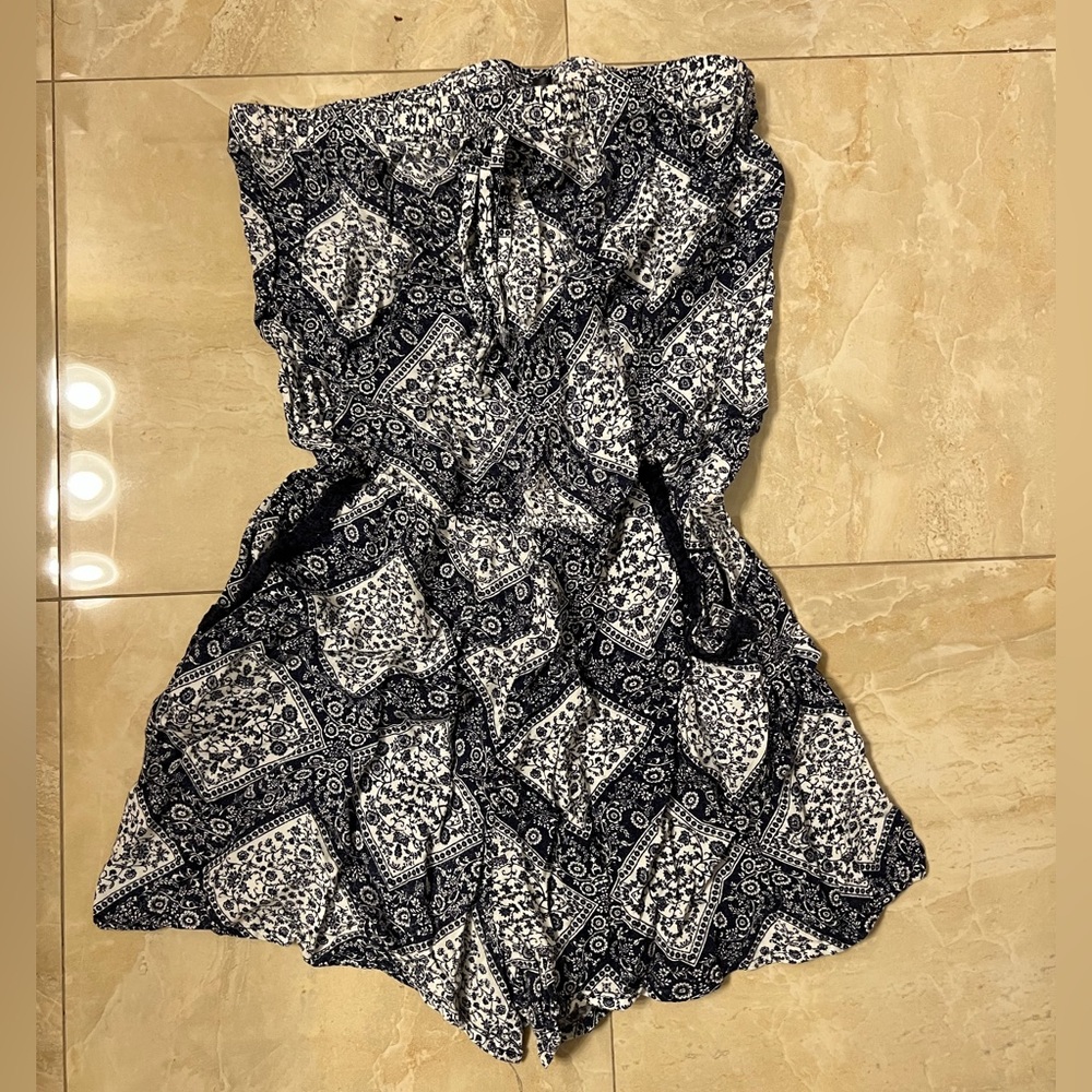 Strapless elastic waist romper
